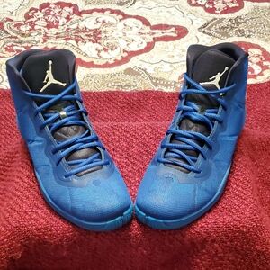 Jordan Blue Athletic Shoes Vibrant Design